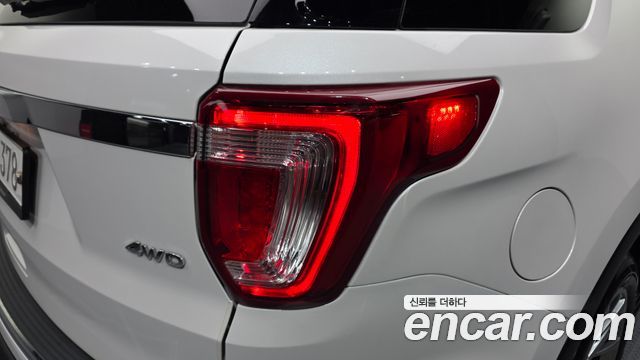 Ford Explorer 3.5 Limited 4WD 5th 2018 — фото 29