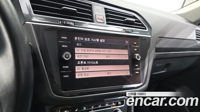 Volkswagen Tiguan (II) 2.0 TDI Premium 2020 — фото 15