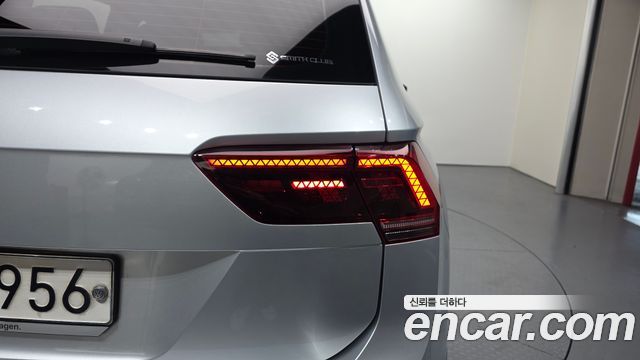 Volkswagen Tiguan (II) 2.0 TDI Premium 2020 — фото 23