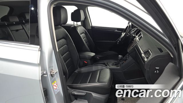 Volkswagen Tiguan (II) 2.0 TDI Premium 2020 — фото 26