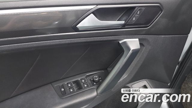 Volkswagen Tiguan (II) 2.0 TDI Premium 2020 — фото 31