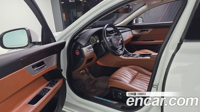 Jaguar XF (X260) 25t Portfolio 2019 — фото 10