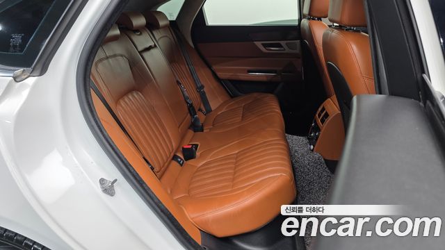 Jaguar XF (X260) 25t Portfolio 2019 — фото 12