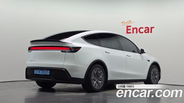 Tesla Model Y L Long Range AWD 2026 — фото 2