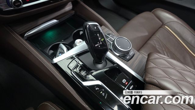 BMW 6 Series GT (G32) 620d xDrive Luxury 2023 — фото 9