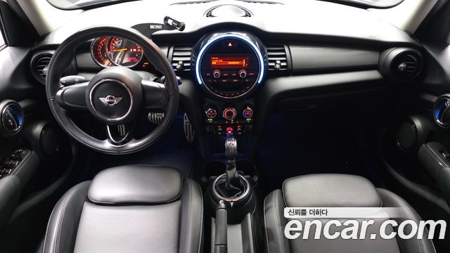 MINI Cooper 5Door Standard 3rd 2017 — фото 7
