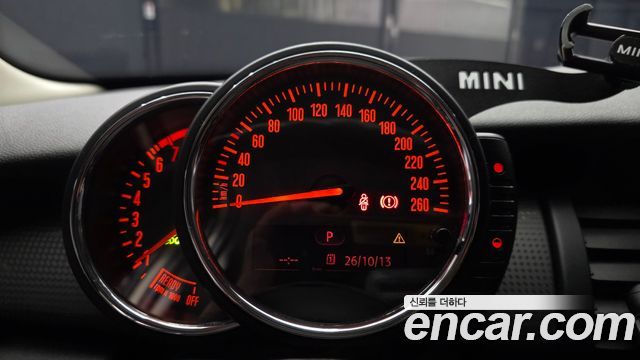 MINI Cooper 5Door Standard 3rd 2017 — фото 8