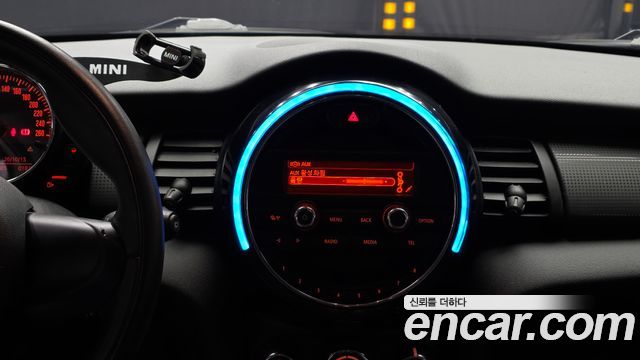 MINI Cooper 5Door Standard 3rd 2017 — фото 14