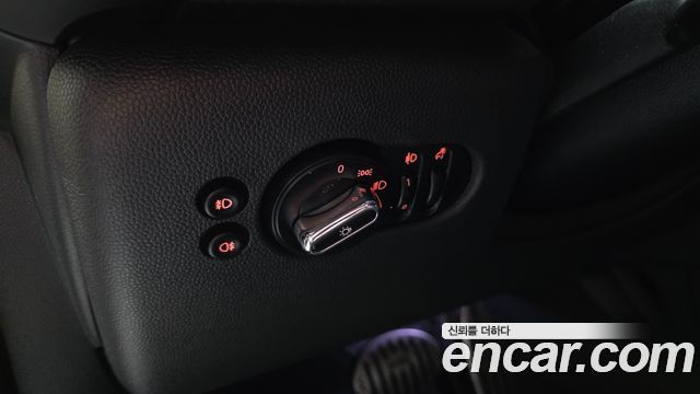 MINI Cooper 5Door Standard 3rd 2017 — фото 18