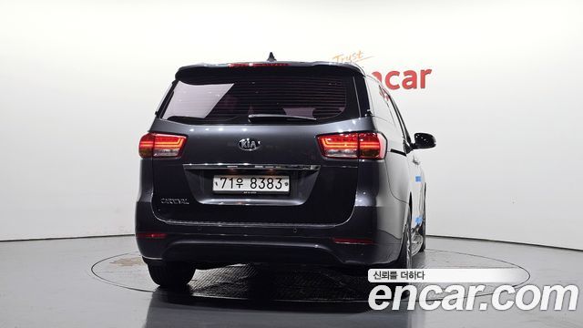 Kia Carnival 11-seater Prestige 2017 — фото 4