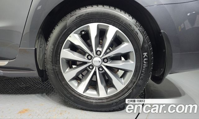 Kia Carnival 11-seater Prestige 2017 — фото 21