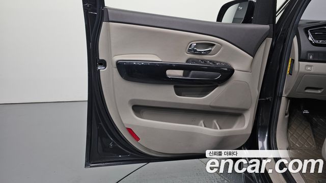 Kia Carnival 11-seater Prestige 2017 — фото 24