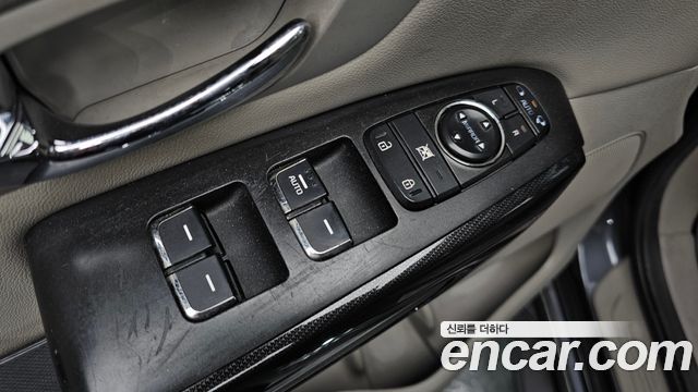 Kia Carnival 11-seater Prestige 2017 — фото 30