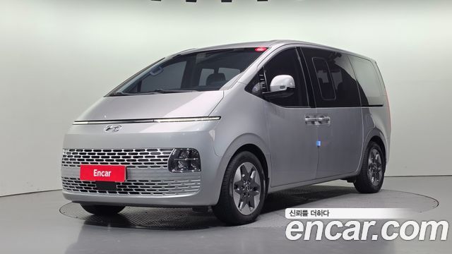 Hyundai Staria Tourer 11-Seater Modern