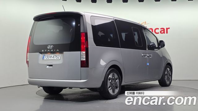 Hyundai Staria Tourer 11-Seater Modern 2022 — фото 2