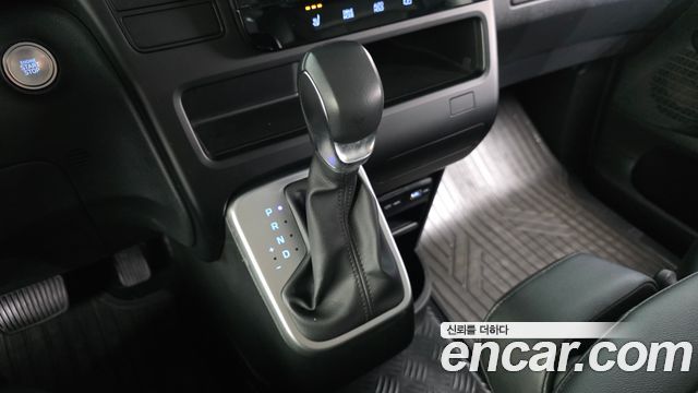 Hyundai Staria Tourer 11-Seater Modern 2022 — фото 9