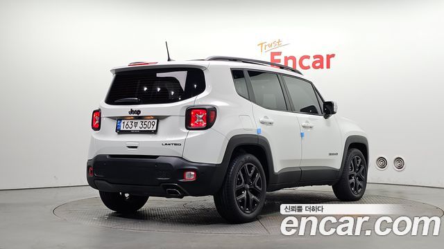 Jeep Renegade 1.3 Limited 2022 — фото 2