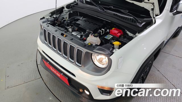Jeep Renegade 1.3 Limited 2022 — фото 6