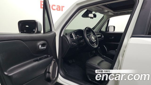 Jeep Renegade 1.3 Limited 2022 — фото 10