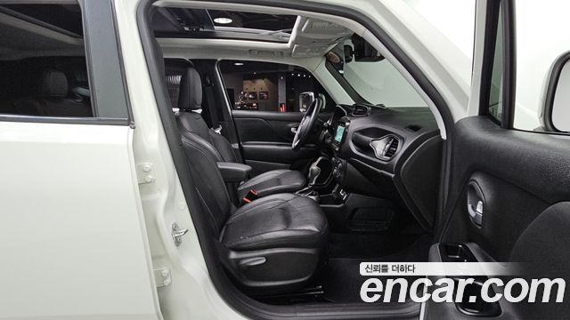 Jeep Renegade 1.3 Limited 2022 — фото 11