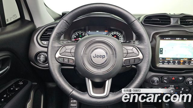 Jeep Renegade 1.3 Limited 2022 — фото 16