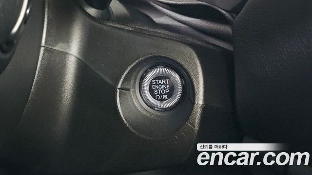Jeep Renegade 1.3 Limited 2022 — фото 17