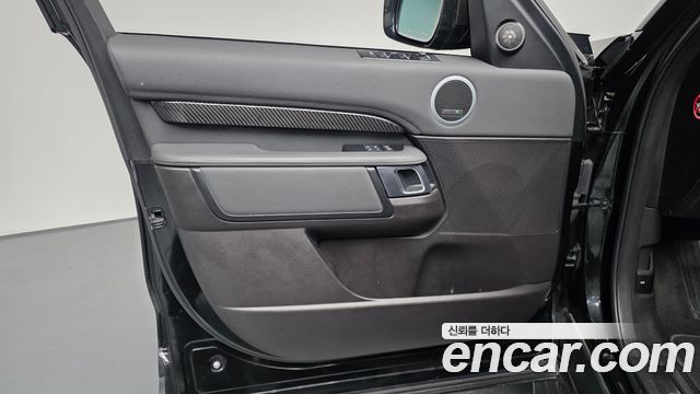 Land Rover Discovery 5 3.0 SD6 HSE 2018 — фото 24
