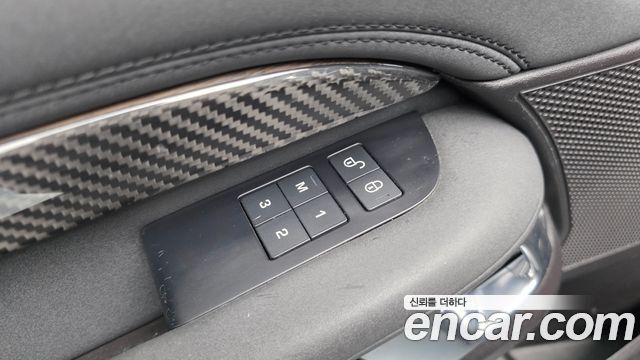 Land Rover Discovery 5 3.0 SD6 HSE 2018 — фото 35
