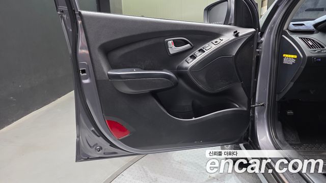 Hyundai Tucson ix Diesel(e-VGT) 2WD Smart special 2015 — фото 24