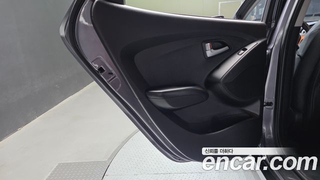 Hyundai Tucson ix Diesel(e-VGT) 2WD Smart special 2015 — фото 25