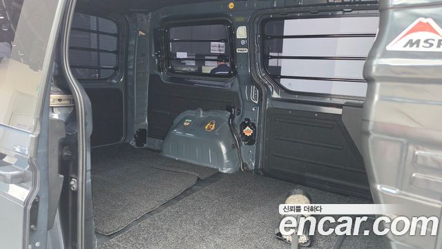 Hyundai Staria L3.5 Cargo 3-Seater Modern 2022 — фото 11