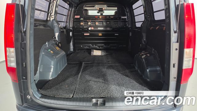 Hyundai Staria L3.5 Cargo 3-Seater Modern 2022 — фото 20