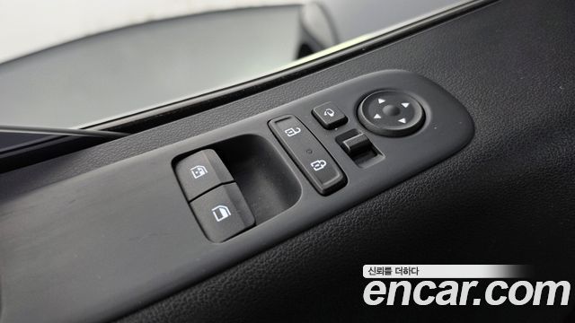 Hyundai Staria L3.5 Cargo 3-Seater Modern 2022 — фото 32
