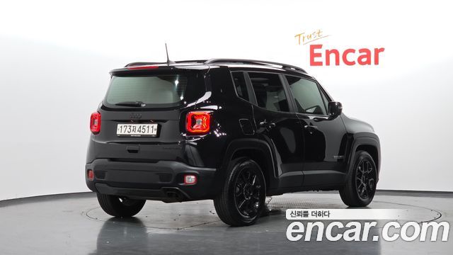 Jeep Renegade 2.4 Limited 2020 — фото 2