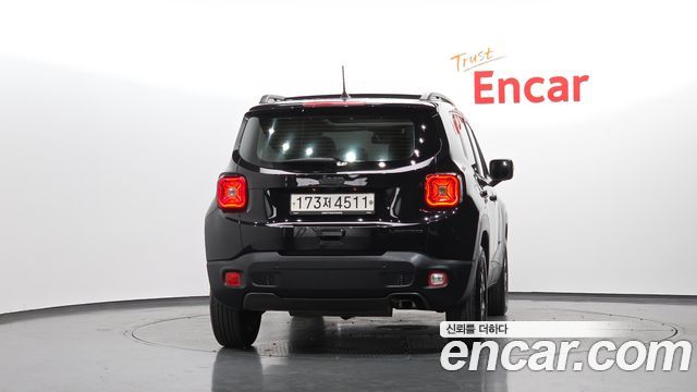 Jeep Renegade 2.4 Limited 2020 — фото 4