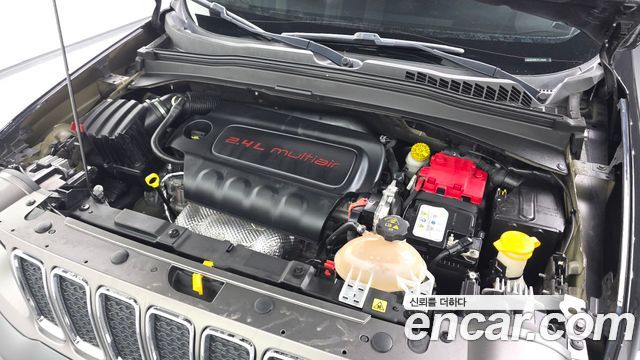 Jeep Renegade 2.4 Limited 2020 — фото 6