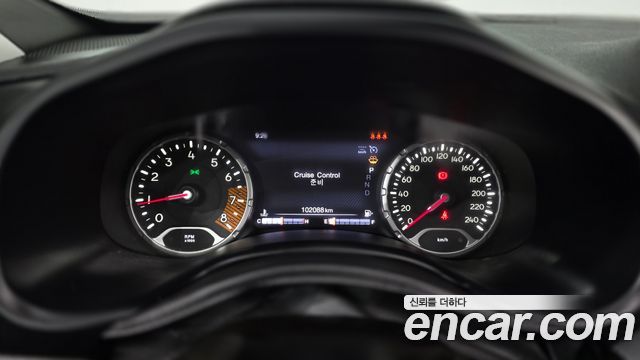 Jeep Renegade 2.4 Limited 2020 — фото 8