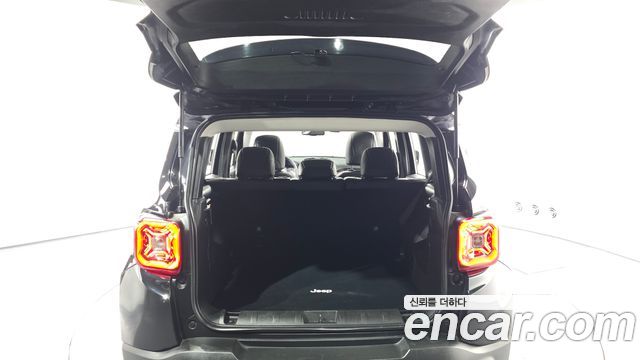 Jeep Renegade 2.4 Limited 2020 — фото 20