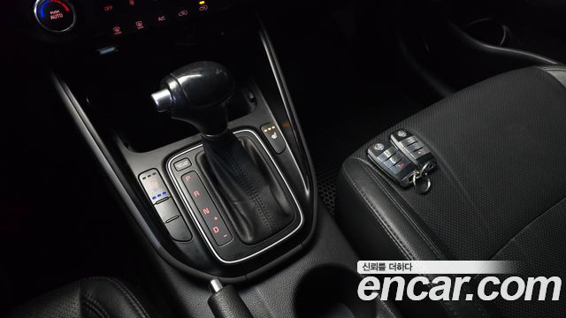 Kia Carens 1.7 VGT Prestige 2014 — фото 9