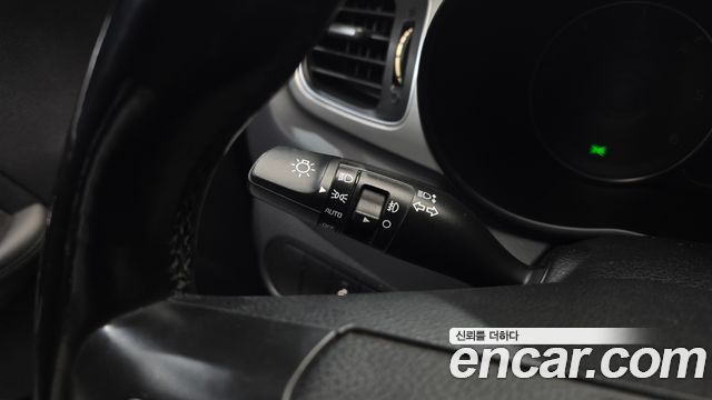 Kia Carens 1.7 VGT Prestige 2014 — фото 16