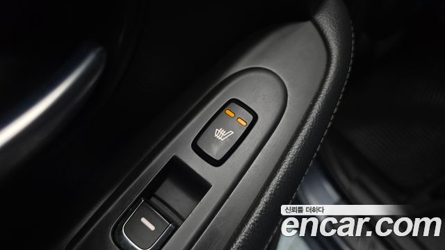 Kia Carens 1.7 VGT Prestige 2014 — фото 18