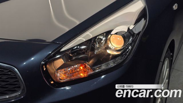 Kia Carens 1.7 VGT Prestige 2014 — фото 22
