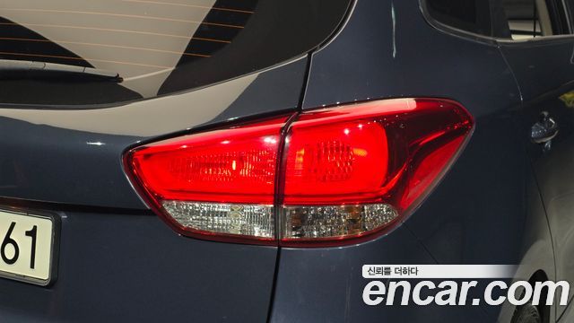 Kia Carens 1.7 VGT Prestige 2014 — фото 23