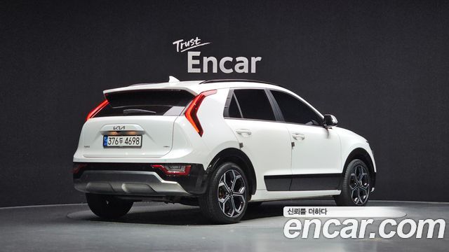 Kia Niro Signature 2024 — фото 2
