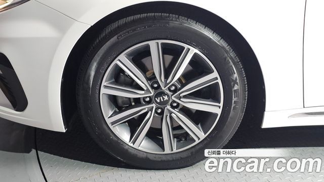 Kia K5 (II) 2.0 Prestige 2020 — фото 5