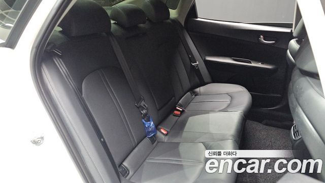 Kia K5 (II) 2.0 Prestige 2020 — фото 19