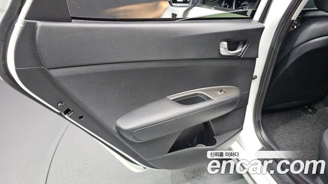 Kia K5 (II) 2.0 Prestige 2020 — фото 25