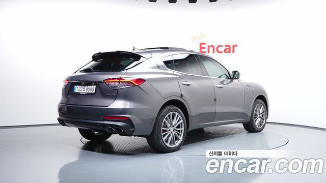 Maserati Levante 3.0 AWD 2019 — фото 2