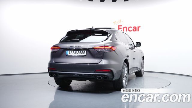 Maserati Levante 3.0 AWD 2019 — фото 4