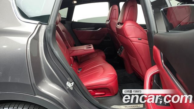 Maserati Levante 3.0 AWD 2019 — фото 11
